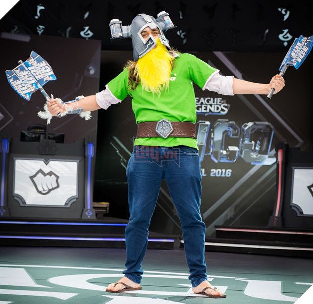 IWCQ 2016: 'Cười bể bụng' với các thánh cosplay tại Brazil 15