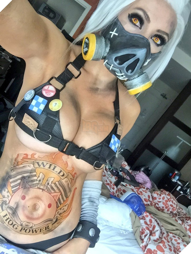 Overwatch: Rạo rực với cosplay Roadhog bụng nhỏ, ngực to