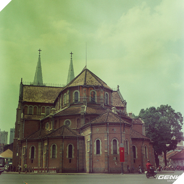 Hãy chiêm ngưỡng Sài Gòn đẹp lạ lùng qua tranh sơn dầu, tất cả chỉ nhờ một ứng dụng trên điện thoại 8