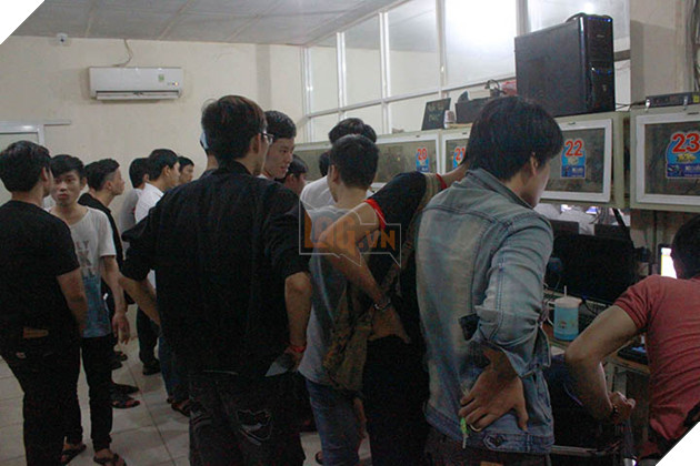 Diễn biến ngày thi đấu đầu tiên của giải đấu Liên Minh Huyền Thoại Cúp Luna Net Quý III 3