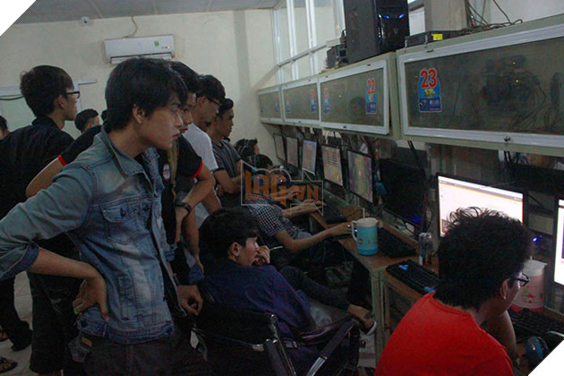 Diễn biến ngày thi đấu đầu tiên của giải đấu Liên Minh Huyền Thoại Cúp Luna Net Quý III 4