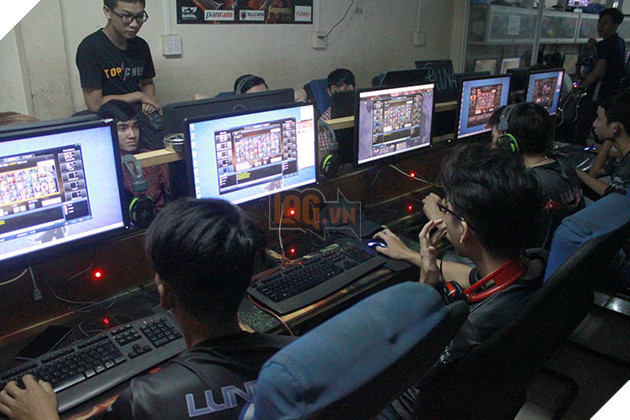 Giải đấu Liên Minh Huyền Thoại Luna Net Quý III Ngày 2 - Syndra xuất hiện 6