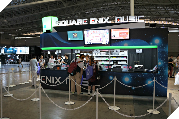 Hoa mắt với đủ mọi loại hàng hóa được bày bán ở Tokyo Game Show 2016