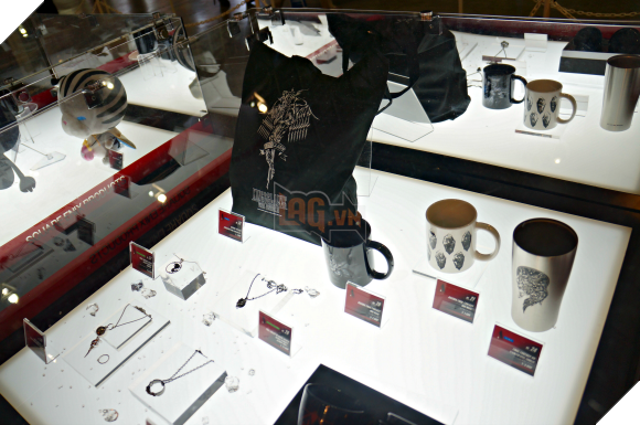 Hoa mắt với đủ mọi loại hàng hóa được bày bán ở Tokyo Game Show 2016