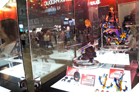 Hoa mắt với đủ mọi loại hàng hóa được bày bán ở Tokyo Game Show 2016