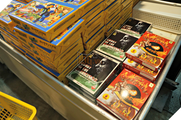 Hoa mắt với đủ mọi loại hàng hóa được bày bán ở Tokyo Game Show 2016