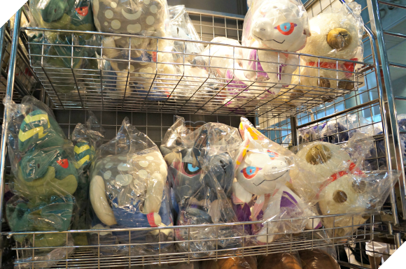 Hoa mắt với đủ mọi loại hàng hóa được bày bán ở Tokyo Game Show 2016