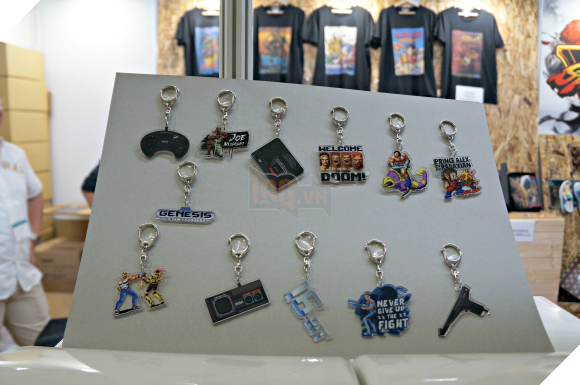 Hoa mắt với đủ mọi loại hàng hóa được bày bán ở Tokyo Game Show 2016