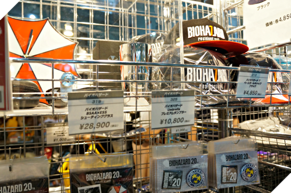 Hoa mắt với đủ mọi loại hàng hóa được bày bán ở Tokyo Game Show 2016