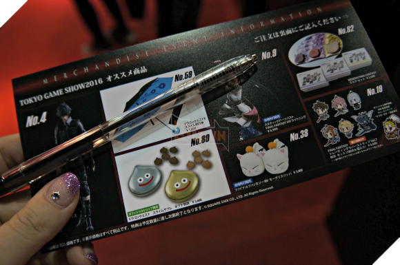 Hoa mắt với đủ mọi loại hàng hóa được bày bán ở Tokyo Game Show 2016