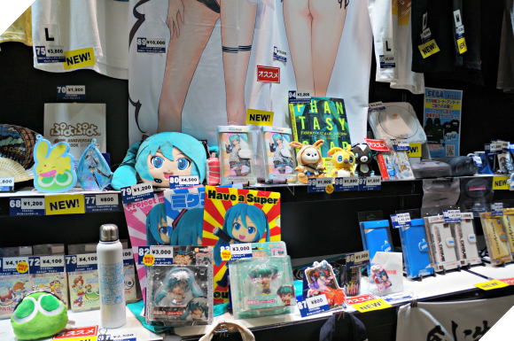 Hoa mắt với đủ mọi loại hàng hóa được bày bán ở Tokyo Game Show 2016