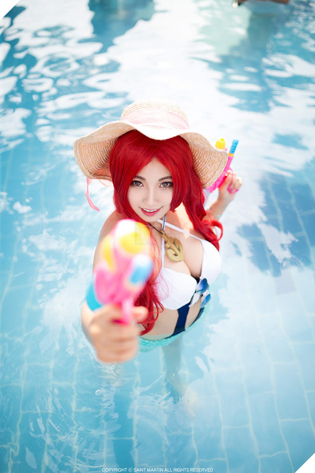 Đốt mắt với bộ ảnh cosplay Tiệc Bể Bơi của các nữ tướng Liên Minh Huyền Thoại