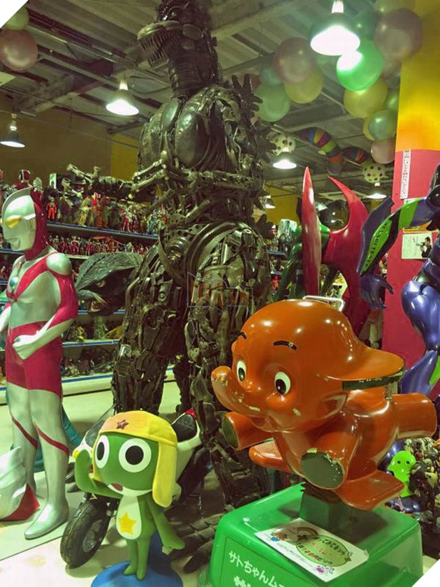 Bái phục vị CEO giàu có, bỏ ra hơn 20 năm sưu tập 30,000 món đồ anime/phim