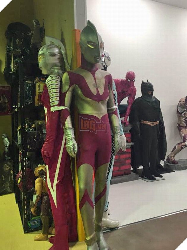 Bái phục vị CEO giàu có, bỏ ra hơn 20 năm sưu tập 30,000 món đồ anime/phim