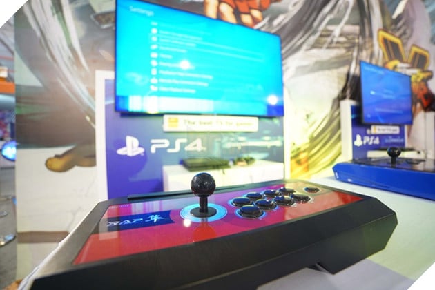 
Tay cầm Madcaz cực phiêu cũng có mặt tại sự kiện.
