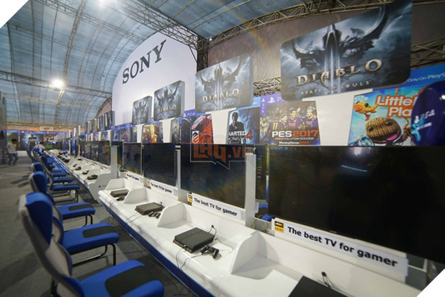 
Một “nửa thế giới” của game vô cùng hoành tráng.
