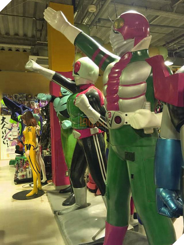 Bái phục vị CEO giàu có, bỏ ra hơn 20 năm sưu tập 30,000 món đồ anime/phim