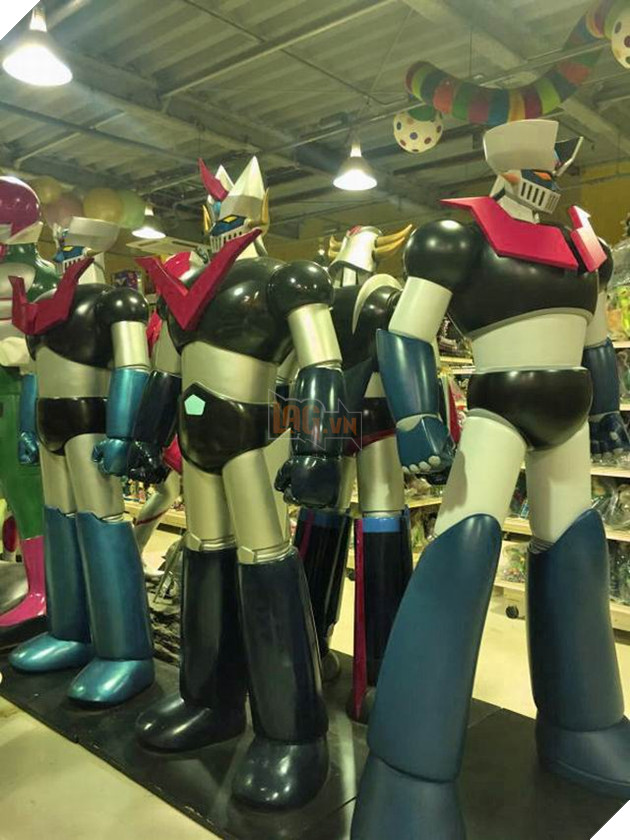 Bái phục vị CEO giàu có, bỏ ra hơn 20 năm sưu tập 30,000 món đồ anime/phim