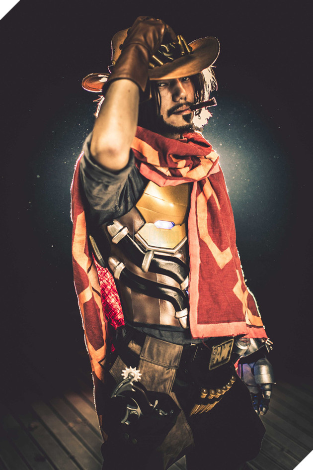 Ngắm bộ ảnh cosplay McCree trong Overwatch cực bụi bặm, menly