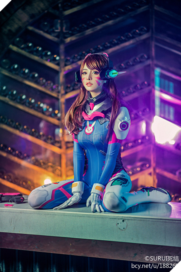 Cosplay D.Va cực kì nóng bỏng từ Overwatch 2