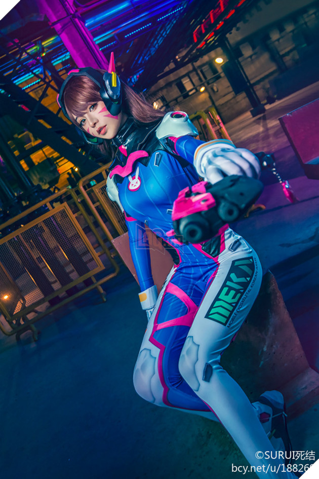 Cosplay D.Va cực kì nóng bỏng từ Overwatch 5