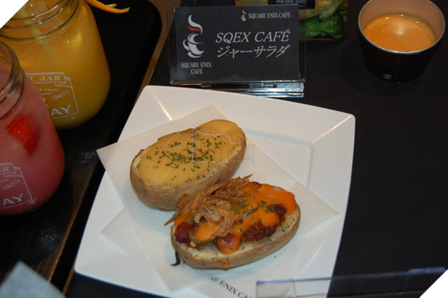 Otaku Nhật nô nức đến ăn uống tại nhà hàng Final Fantasy XV