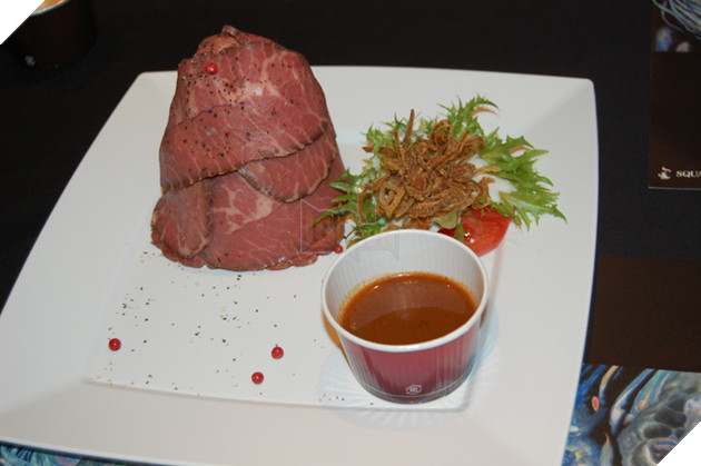 Otaku Nhật nô nức đến ăn uống tại nhà hàng Final Fantasy XV