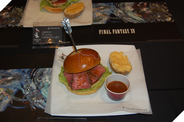 Otaku Nhật nô nức đến ăn uống tại nhà hàng Final Fantasy XV