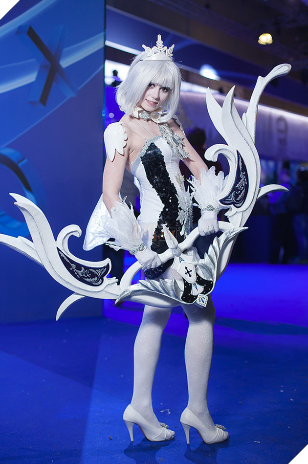 Tổng hợp những hình ảnh cosplay nóng tại sự kiện Comic Con của Nga