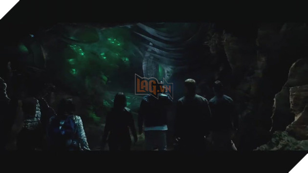 
Tình cờ họ gặp nhau và khám phá ra được nguồn sức mạnh này.
