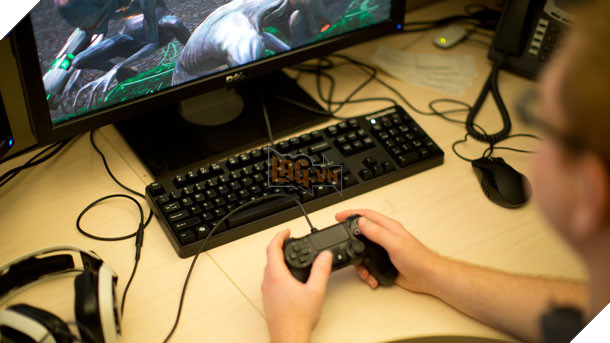 Sau tất cả, tay cầm PS4 đã chính thức chơi được game PC