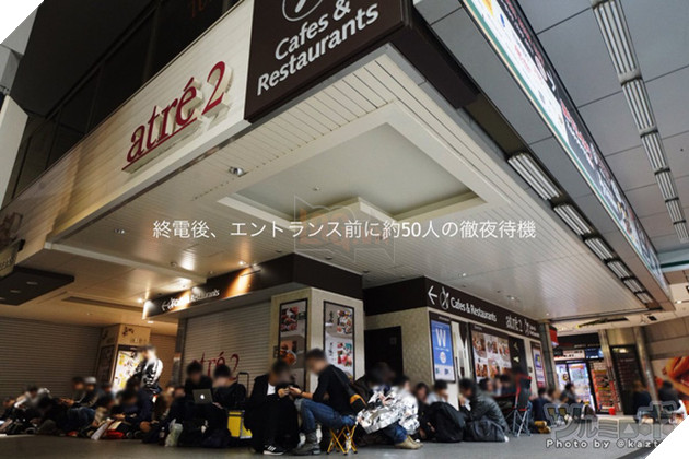 Hàng loạt game thủ Nhật Bản xếp hàng dài chờ đợi nhiều tiếng đồng hồ để mua PlayStation VR