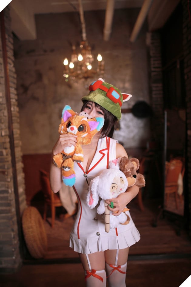 Chiêm ngưỡng bộ ảnh cosplay tuyệt đẹp về 2 cô nàng Akali và Ashe