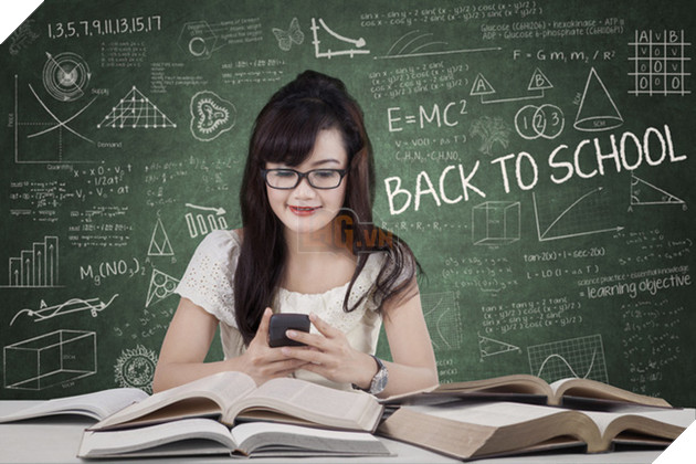 Nữ sinh muốn học lực kém, cứ việc nhắn tin nhiều lên - Ảnh 2.