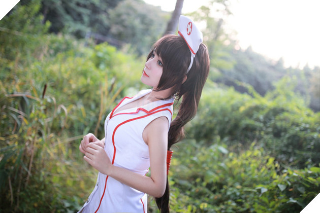 Bỏng mắt với bộ ảnh cosplay của 2 cô nàng Akali và Ashe 15