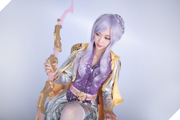 Bỏng mắt với bộ ảnh cosplay của 2 cô nàng Akali và Ashe 20