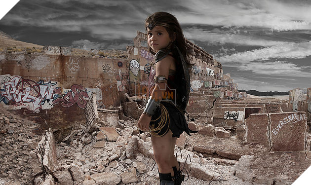 Cảm phục ông bố chi ra hơn 30 triệu đồng để biến con gái 3 tuổi thành "Wonder Woman"