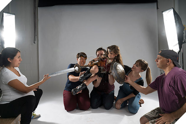 Cảm phục ông bố chi ra hơn 30 triệu đồng để biến con gái 3 tuổi thành "Wonder Woman"