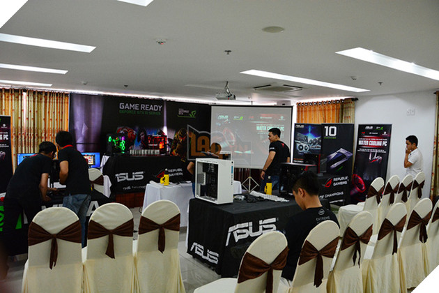 Asus tổ chức offline ba miền hướng dẫn game thủ lắp tản nhiệt nước