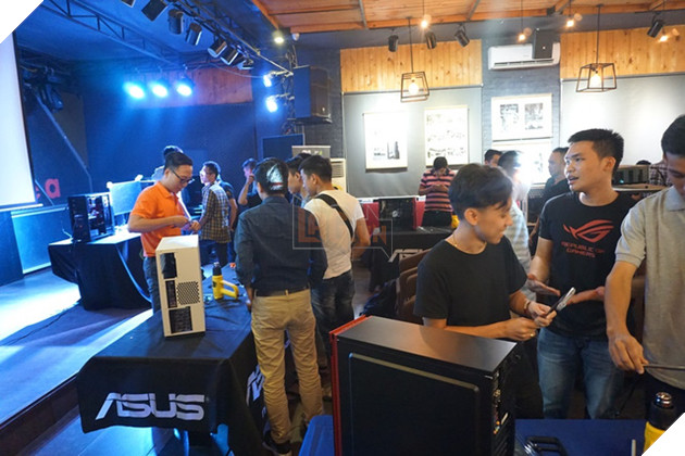 Asus tổ chức offline ba miền hướng dẫn game thủ lắp tản nhiệt nước