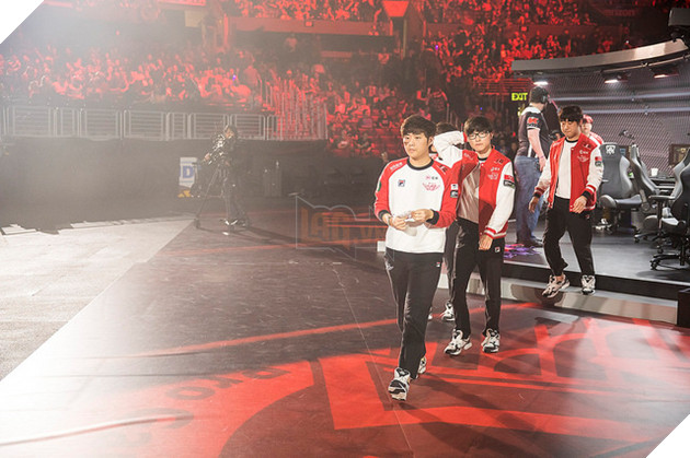 30564822611_2a5d5c379b_z