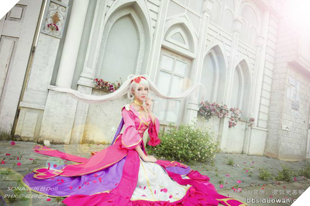Cosplay Sona Tiểu Tình Nhân