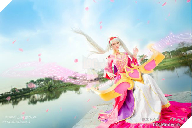 Cosplay Sona Tiểu Tình Nhân