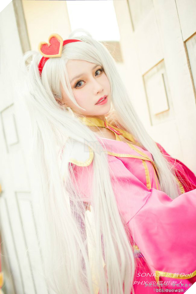 Cosplay Sona Tiểu Tình Nhân