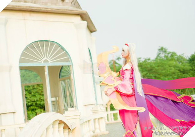Cosplay Sona Tiểu Tình Nhân