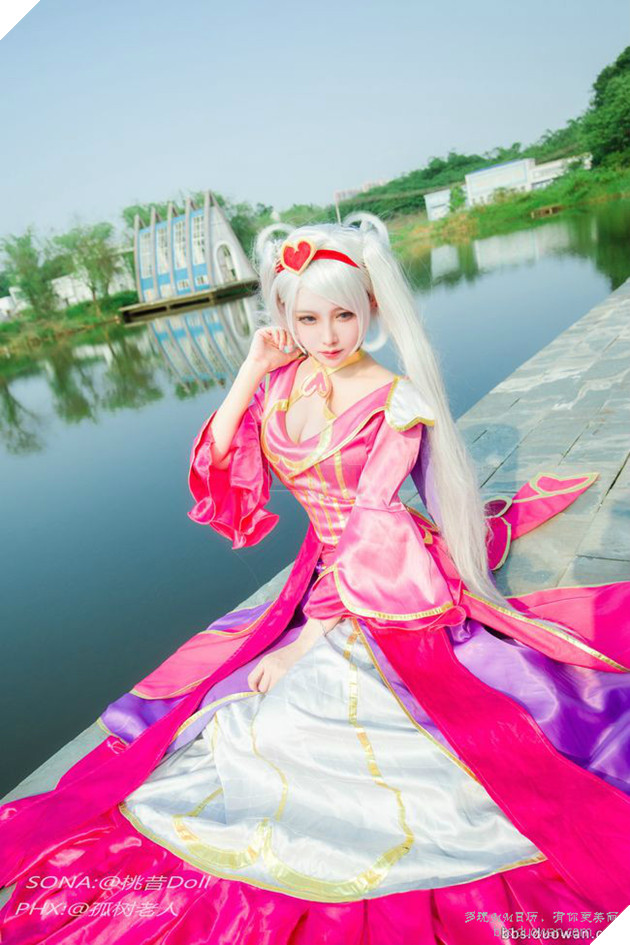 Cosplay Sona Tiểu Tình Nhân