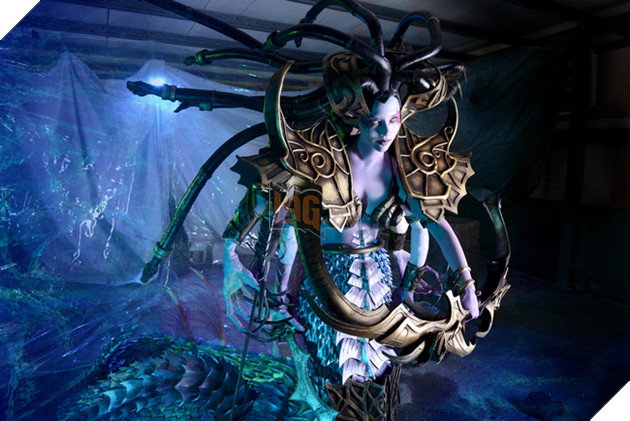 Giật mình với cosplay "Medusa" tuyệt đẹp trong WarCraft