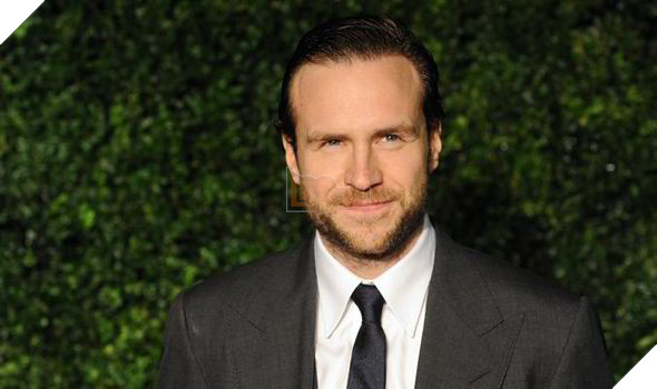 Jurassic World 2 bổ sung hai ngôi sao từ Harry Potter và Prometheus 2