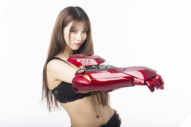 Cosplay Iron Man phiên bản nữ khiến bạn không thể rời mắt
