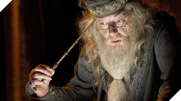 Fantastic Beasts 2 sẽ có sự góp mặt của Hiệu trưởng Dumbledore